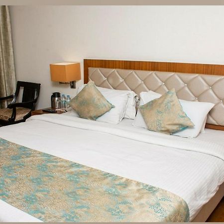Hotel Meadows Varanasi Luaran gambar