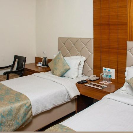 Hotel Meadows Varanasi Luaran gambar