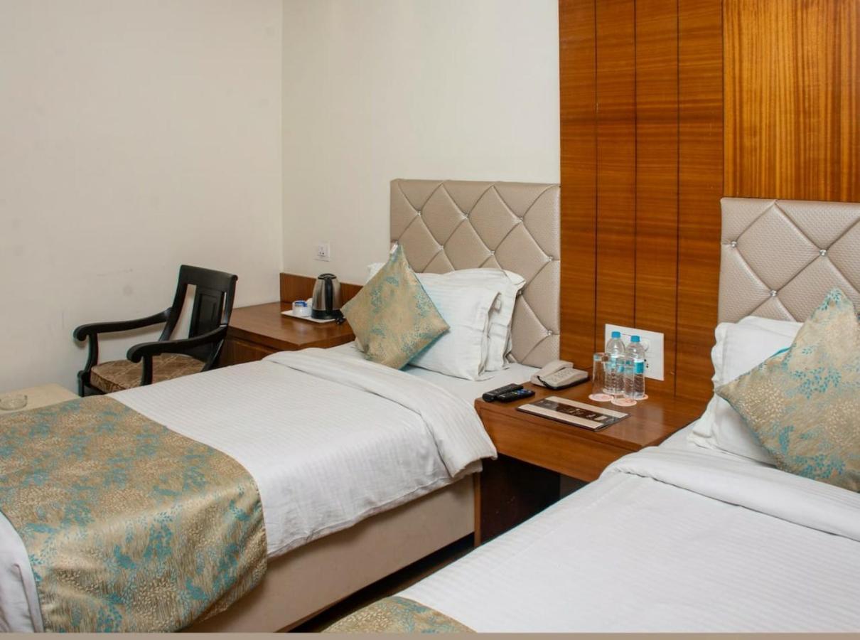Hotel Meadows Varanasi Luaran gambar