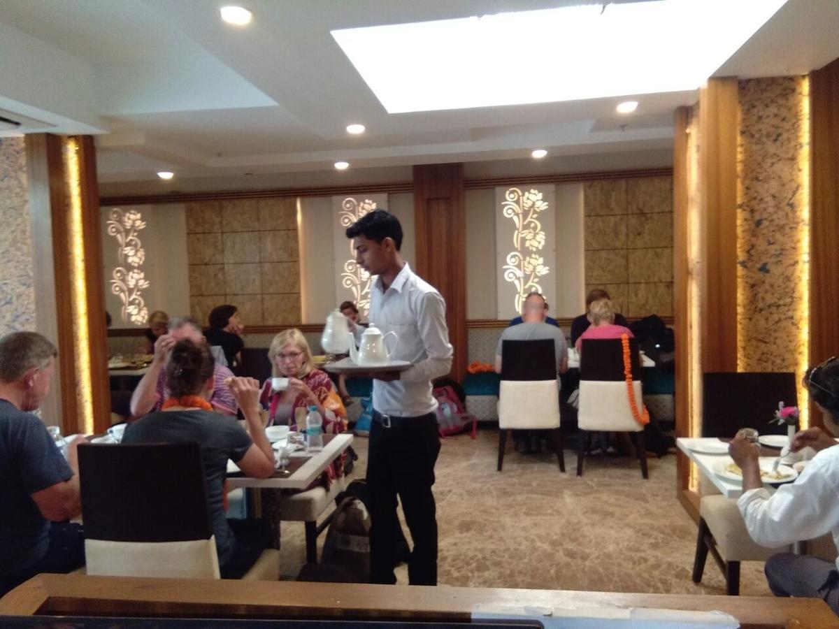 Hotel Meadows Varanasi Luaran gambar